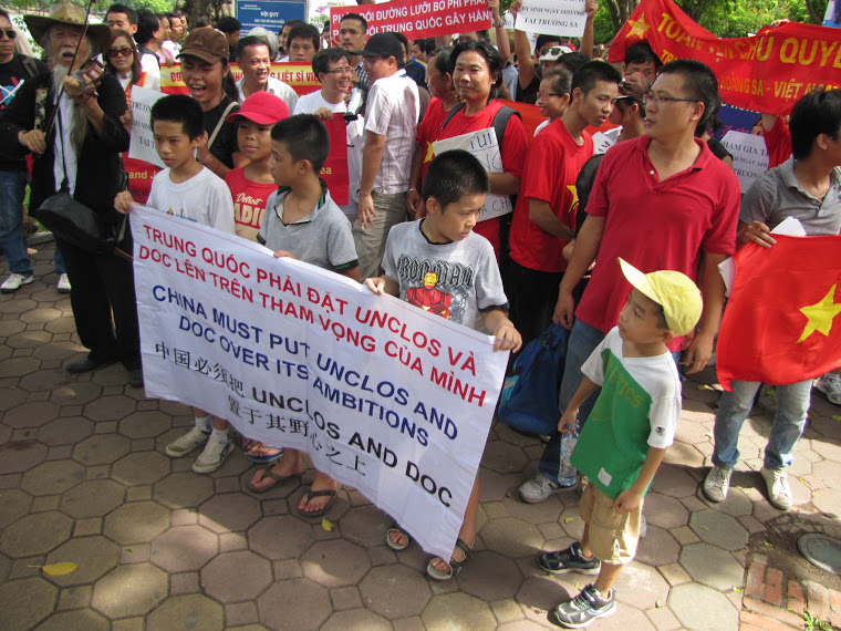 Mùa hè đỏ lửa